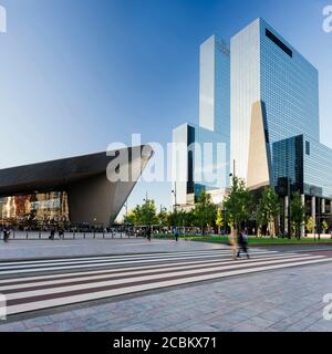 Extérieur de la gare centrale de Rotterdam et de Delftse Poort, Rotterdam, pays-Bas Banque D'Images