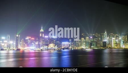 Victoria Harbour de nuit, Hong Kong, Chine Banque D'Images