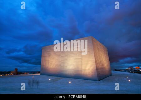 Opéra d'Oslo de nuit, Oslo, Norvège Banque D'Images