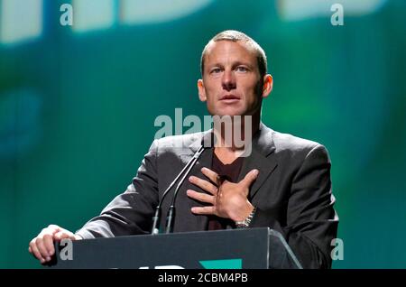 Austin, Texas USA, mai 2006: Lance Armstrong, sept fois gagnante du Tour de France, parle de ses plans de carrière pour l'avenir après le cyclisme lors d'une apparition à la conférence de haute technologie du Congrès mondial des technologies de l'information (WCIT) à Austin. ©Bob Daemmrich Banque D'Images