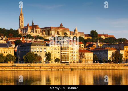 Vue du centre-ville de Budapest le matin sur le Danube, Hongrie Banque D'Images