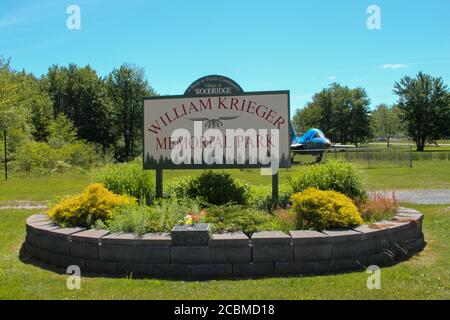 WOODRIDGE, NY, ÉTATS-UNIS - 16 juin 2020: Woodridge, NY / USA - 06/16/2020: Panneau d'entrée pour le William Krieger Memorial Park à Woodridge NY Banque D'Images