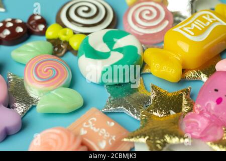 Le concept de vacances, les petits jouets arrière-plan Banque D'Images