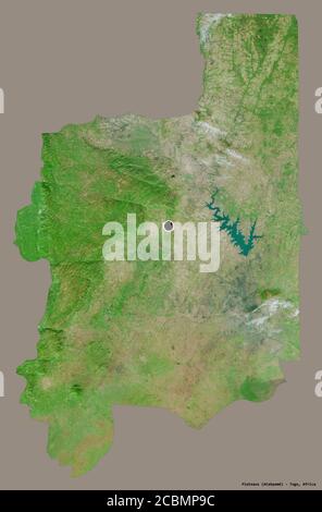 Forme des plateaux, région du Togo, avec sa capitale isolée sur un fond de couleur unie. Imagerie satellite. Rendu 3D Banque D'Images