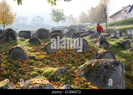 Le cimetière juif de l'OID est un cimetière vieux de près de 500 ans à Sarajevo, en Bosnie-Herzégovine. Banque D'Images