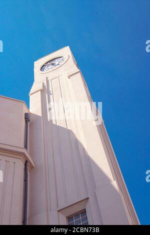 Tour d'horloge de l'ancien bâtiment du siège social de SNCM Art déco à La Joliette Marseille France Banque D'Images