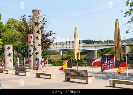 La ville de Schengen, sur la Moselle, au Grand-Duché de Luxembourg, où l'Accord de Schengen de 1985 a été signé, Monument européen à la Muse Banque D'Images