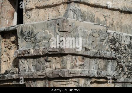 Détail du Temple des fresques dans les ruines de la ville maya de Tulum sur la côte de la mer des Caraïbes. Parc national de Tulum, Quintana Roo, M Banque D'Images
