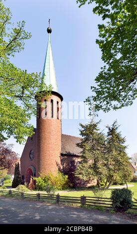 Église catholique Saint-Jean-Baptiste, Weser Renaissance, Petershagen, Westphalie orientale, Rhénanie-du-Nord-Westphalie, Allemagne Banque D'Images