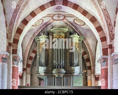 Orgue baroque de Peter Heinrich Vahrnholt, 1700, fresques de plafond avec signes de zodiaque, roman, église de hall Saint-Pierre et Paul, Wormbach Banque D'Images