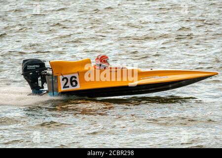 KUPISKIS, LITUANIE : 15 juin 2020 OSY-400, GT-15, GT-30 courses de bateaux à moteur au championnat européen Banque D'Images