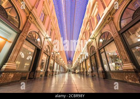 BRUXELLES, BELGIQUE - 7 MARS 2020 : Galeries Royales Saint-Hubert à Bruxelles. La célèbre galerie marchande date de 1847. Banque D'Images