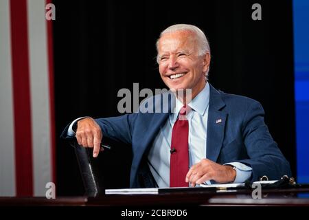 WILMINGTON, DELAWARE, États-Unis - 13 août 2020 - le candidat à la présidence des États-Unis, Joe Biden, s'entretient avec Kamala Harris lors du briefing de l'État de la COVID-19 à Wilming Banque D'Images