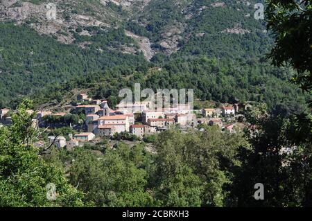 Petit village de montagne de Vico en Corse du Sud Banque D'Images