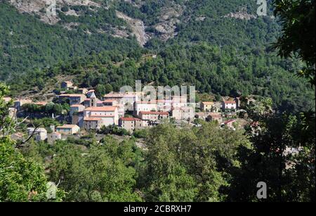 Petit village de montagne de Vico en Corse du Sud Banque D'Images