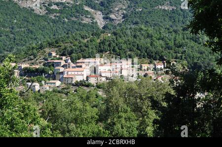 Petit village de montagne de Vico en Corse du Sud Banque D'Images