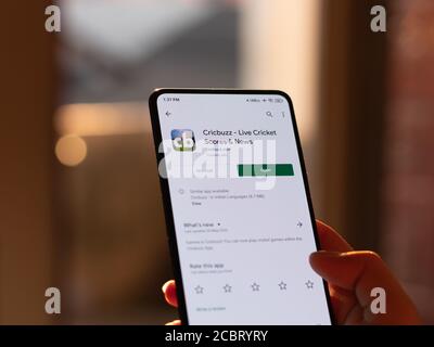 Assam, inde - Augest 15, 2020 : Cricbuzz un logo de site Web d'actualités sportives sur l'écran du téléphone. Banque D'Images