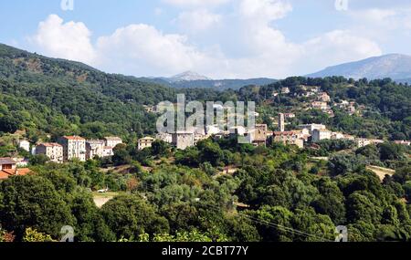 Vico village de montagne sud de la Corse Banque D'Images