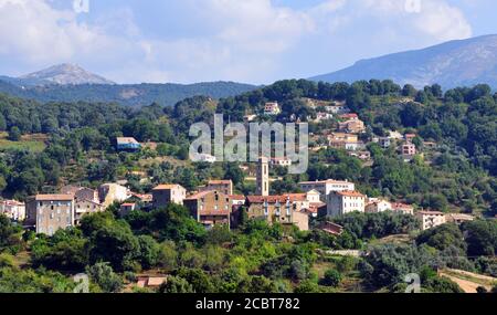 Vico village de montagne sud de la Corse Banque D'Images