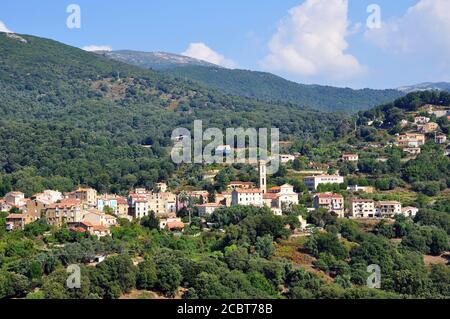 Vico village de montagne sud de la Corse Banque D'Images