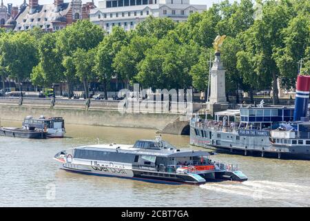 Uber Boat on River Thames, London Borough of Lambeth, Greater London, Angleterre, Royaume-Uni Banque D'Images