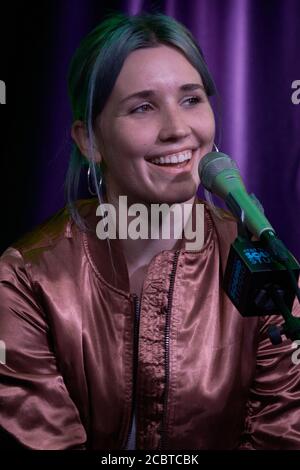 BALA CYNWYD, PA, Etats-Unis - 10 AVRIL 2019 : le groupe américain de pop indien SHAED visite le théâtre de performance de radio 104.5. Banque D'Images