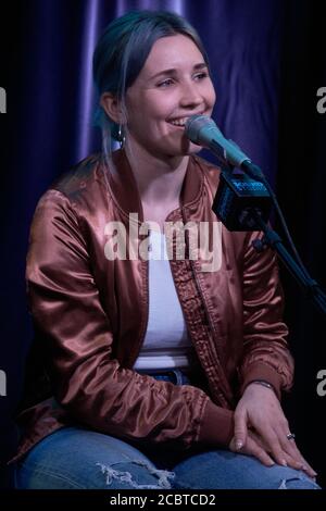 BALA CYNWYD, PA, Etats-Unis - 10 AVRIL 2019 : le groupe américain de pop indien SHAED visite le théâtre de performance de radio 104.5. Banque D'Images
