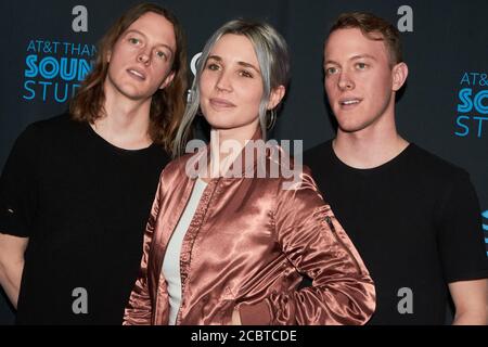 BALA CYNWYD, PA, Etats-Unis - 10 AVRIL 2019 : le groupe américain de pop indien SHAED visite le théâtre de performance de radio 104.5. Banque D'Images