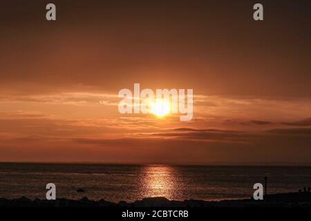 Morecambe, Lancashire, Royaume-Uni. 15 août 2020. Sunset Morecambe Bay crédit: PN News/Alamy Live News Banque D'Images