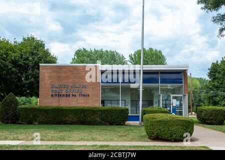 États-Unis. 15 août 2020. Le bureau de poste des États-Unis, situé à Riverside, en Pennsylvanie, dessert la communauté du comté de Northumberland, qui compte moins de 2,000 personnes. Le service postal des États-Unis a averti fin juillet 2020 qu'il pourrait ne pas être en mesure de livrer les bulletins de vote par correspondance à temps pour être comptés. (Photo de Paul Weaver/Pacific Press) crédit: Pacific Press Media production Corp./Alay Live News Banque D'Images