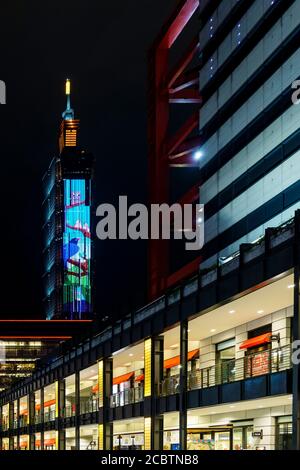 Taipei 101 vu du centre commercial Banque D'Images