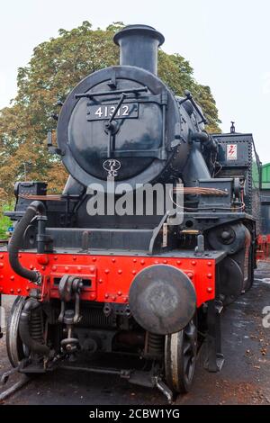 La locomotive Iatt 2MT de classe 2-6-2T n° 41312. C'est l'un des quatre survivants, et on le voit sur le chemin de fer Mid Hants (Watercress Line). Banque D'Images