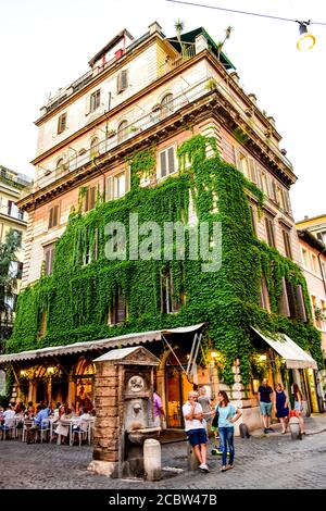 Un bâtiment de restaurant à Rome Banque D'Images