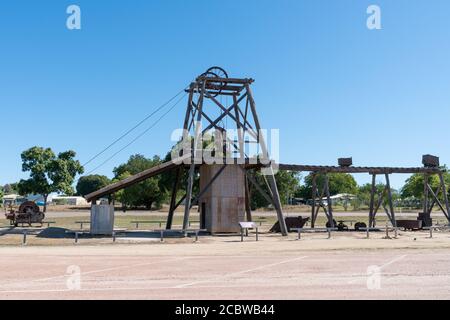 Exposition de la tête de poupée des journées d'extraction de l'or à Charters Towers, dans la zone de repos de la mine d'or de Columbia Banque D'Images