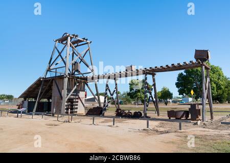 Exposition de la tête de poupée des journées d'extraction de l'or à Charters Towers, dans la zone de repos de la mine d'or de Columbia Banque D'Images