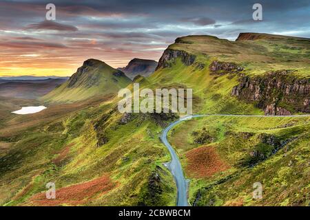 Lever de soleil en automne au Quiraing, le sommet le plus au nord du Trotternish sur l'île de Skye en Écosse Banque D'Images