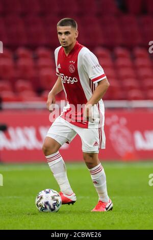 AMSTERDAM, PAYS-BAS - AOÛT 8: Razvan Marin d'Ajax vu pendant le match d'avant-saison Ajax / RKC Waalwijk le 8 août 2020 à Amsterdam, pays-Bas. *** Légende locale *** Razvan Marin Banque D'Images