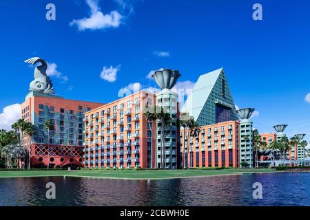 Le Walt Disney World Dolphin Resort est un hôtel conçu par l'architecte Michael Graves, le lac Bay, Florida, USA. Banque D'Images