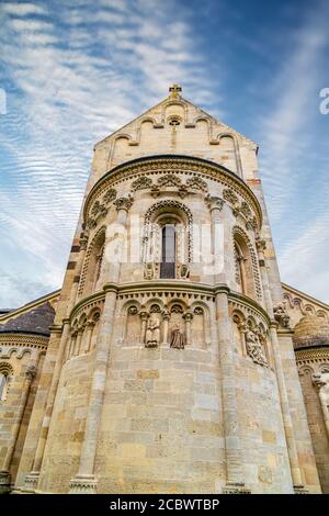 Église romane du XIIIe siècle à Jak, Hongrie. Banque D'Images