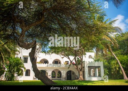 Belles maisons et hôtels dans la plage de Shela dans le sud De l'archipel de l'île de Lamu au Kenya Banque D'Images