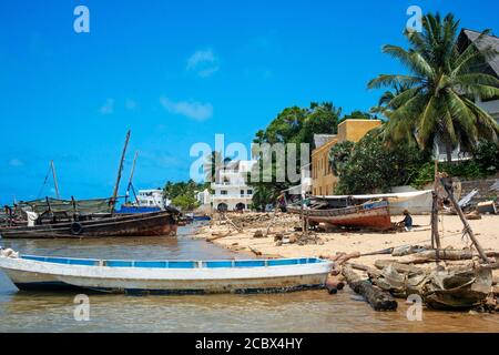 Arrêtez-vous au bar et au restaurant de la plage de Shela dans le au sud de l'archipel de l'île de Lamu au Kenya Banque D'Images