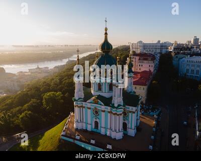 Vue aérienne de l'église St. Andrew de Kiev. Ukraine Banque D'Images