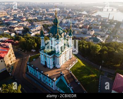 Vue aérienne de l'église St. Andrew de Kiev. Ukraine Banque D'Images