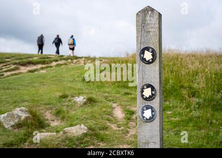 Marcheurs sur la Pennine Way, près d'Edale dans le Derbyshire Peak District, Angleterre Banque D'Images