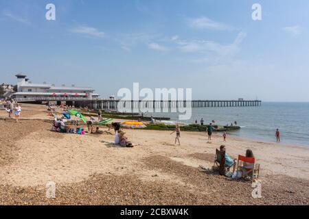 Plage et jetée de Felixstowe, Suffolk, Royaume-Uni. Banque D'Images