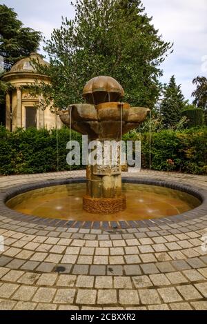 La fontaine commémorative libre de l'armée tchécoslovaque, les jardins Jephson, le spa Leamington Banque D'Images