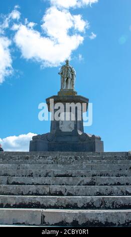 La statue commémorative du Prince Albert dévoilée en 1865 sur Castle Hill à Tenby, une petite ville fortifiée du comté de Pembrokeshire, au pays de Galles, au Royaume-Uni Banque D'Images