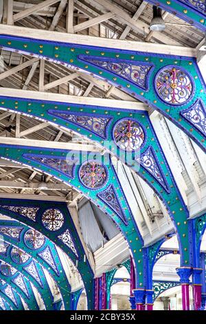 Grand Avenue, détail du marché de la viande victorien en fonte historique Smithfield Market, Londres, Royaume-Uni Banque D'Images