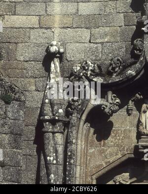 DETALLE DE LA DECORACION DE LA PORTADA PRINCIPAL - S XVI - ESTILO MANUELINO. Emplacement: CATEDRAL. GUARDA. PORTUGAL. Banque D'Images