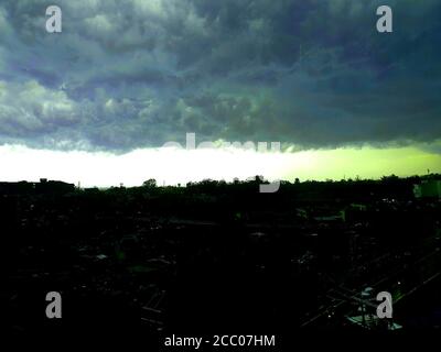 Pasteurisation de beaux endroits que vous aimez le club hopping, vous recherchez toujours un endroit qui est entouré par la beauté pittoresque aussi bien que la nuit. La meilleure nuit Banque D'Images